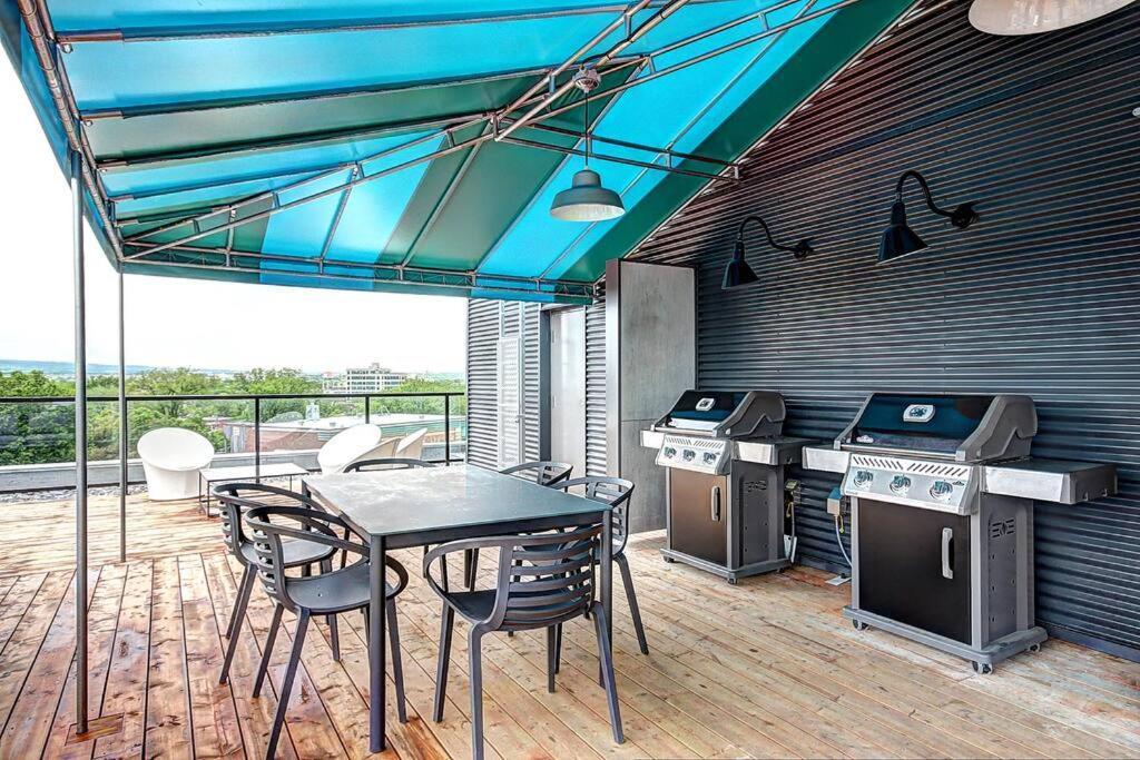 ケベックシティK-417 / Parking & Gym - Private Balconiesアパートメント エクステリア 写真