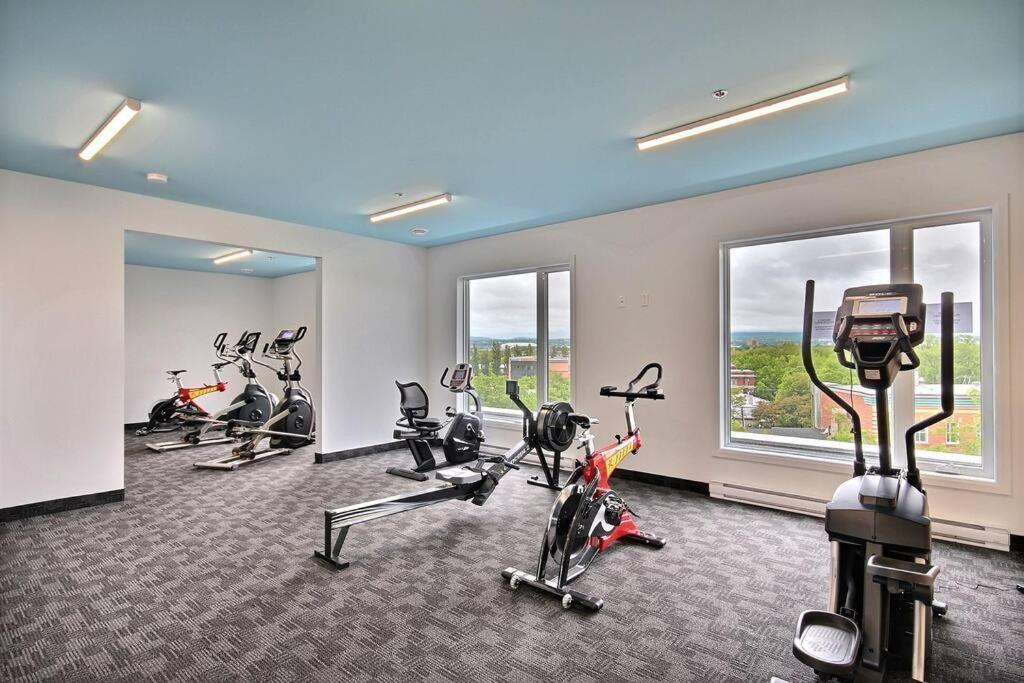 ケベックシティK-417 / Parking & Gym - Private Balconiesアパートメント エクステリア 写真