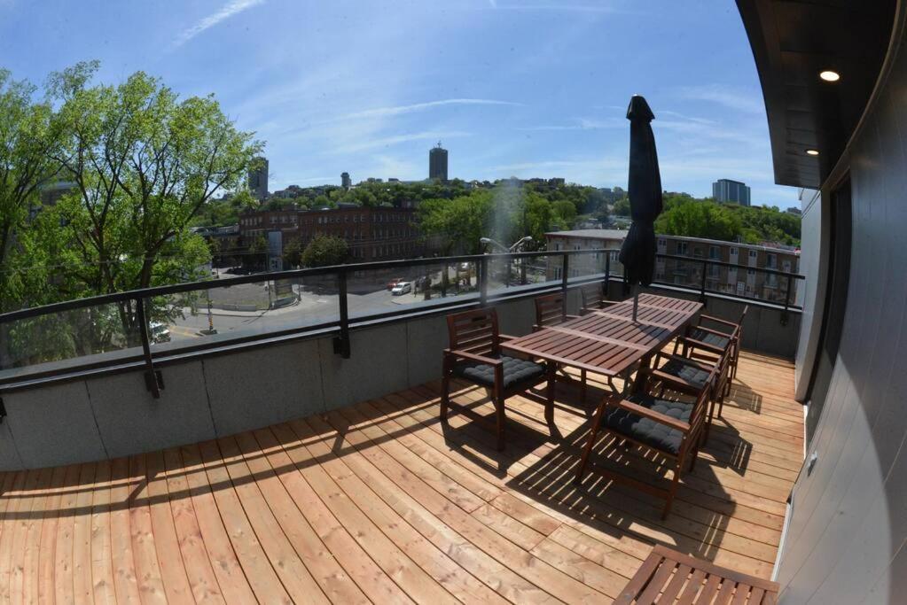 ケベックシティK-417 / Parking & Gym - Private Balconiesアパートメント エクステリア 写真