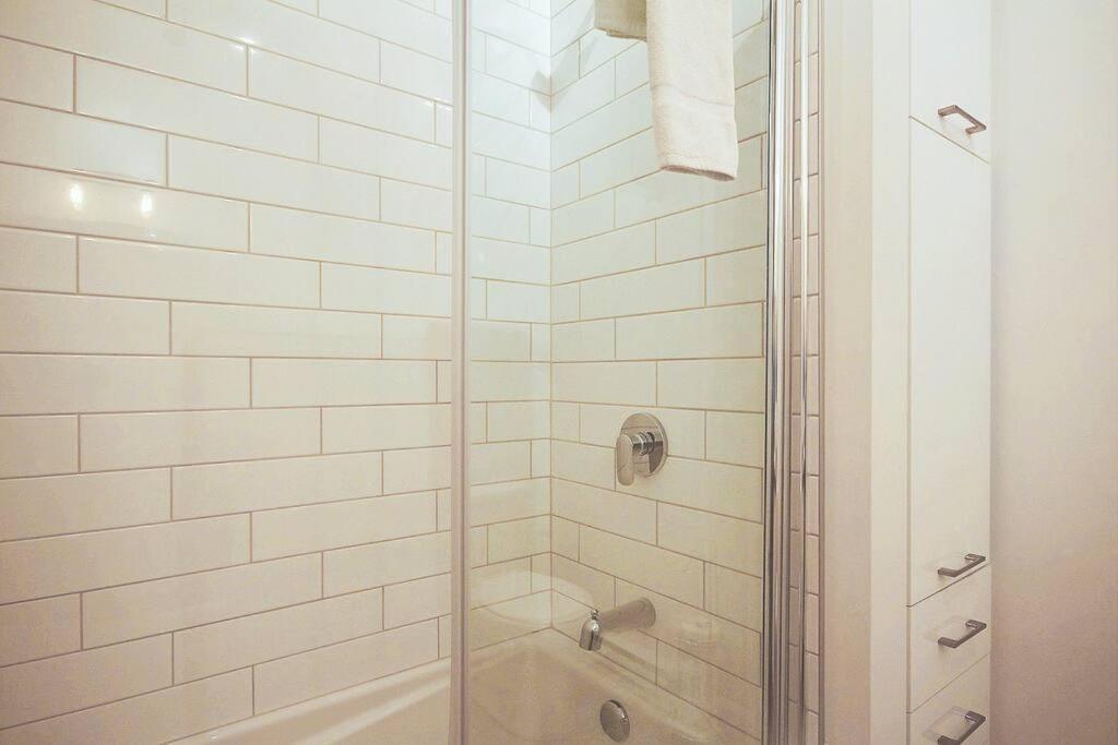 ケベックシティK-417 / Parking & Gym - Private Balconiesアパートメント エクステリア 写真